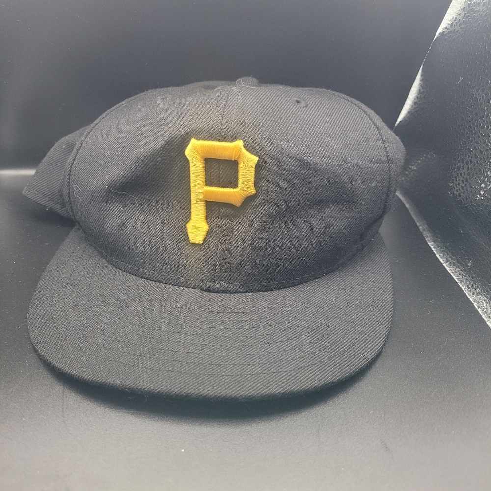 Pittsburgh Pirates Hat Mens Fitted 7 1/4 Black New Era 59Fifty MLB Baseball Cap
